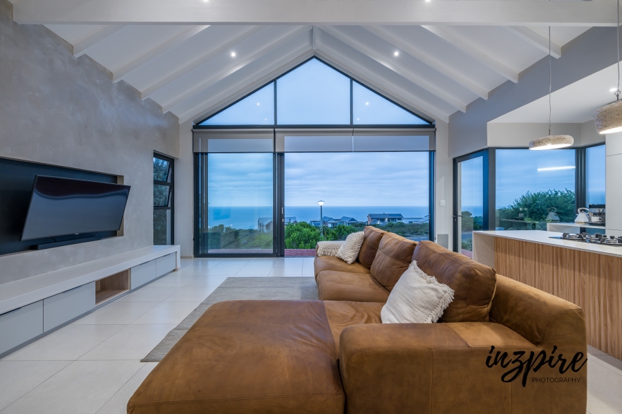 3 Bedroom Property for Sale in Village On Sea Western Cape